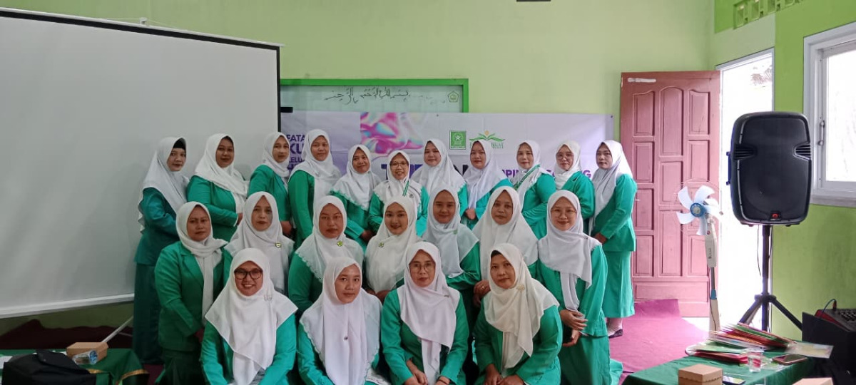 PAC Wonotirto Menghadiri Turba Tata Tertib Administrasi Cakap Digital : Rajut Soliditas Menuju Fatayat NU Digdaya Fatayat NU Perkuat Tata Kelola Organisasi di Zona Selatan Kabupaten Blitar